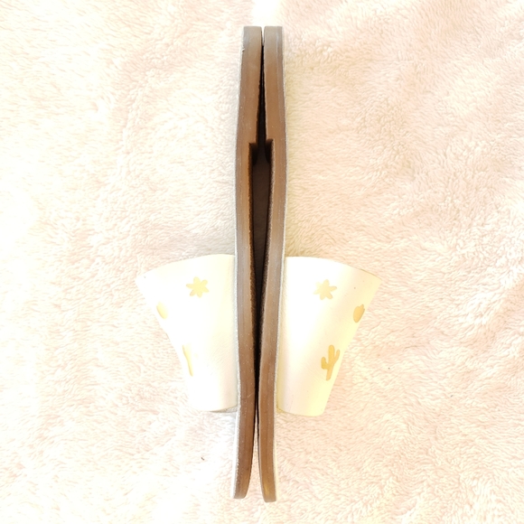 Madewell Cactus-Printed Leather Thong Slides - Picture 5 of 9